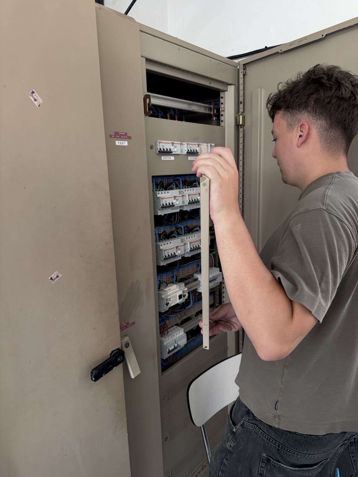 Travaux sur le tableau triphasé